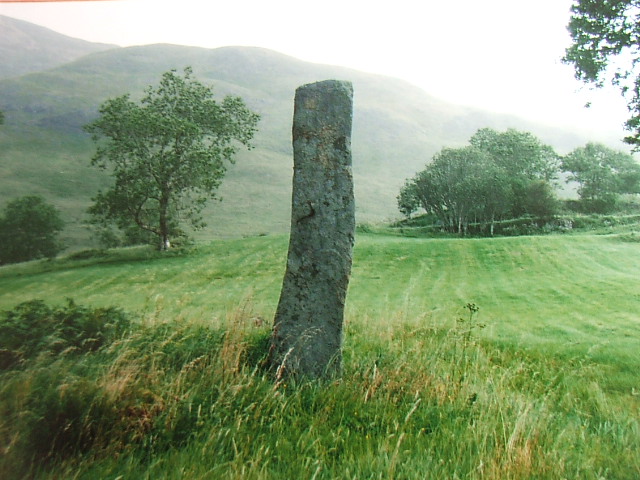 Clach na h'annait (Standing Stone / Menhir) by postman