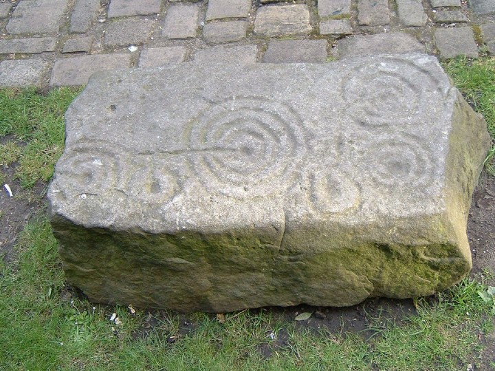 York Museum Gardens (Cup and Ring Marks / Rock Art) by Moz
