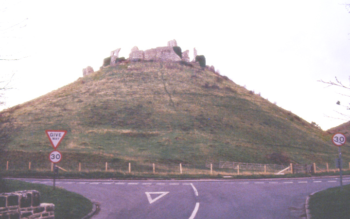 Corfe Castle (Sacred Hill) by wideford