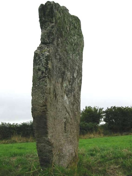 Ballyvaheen (Standing Stone / Menhir) by ryaner