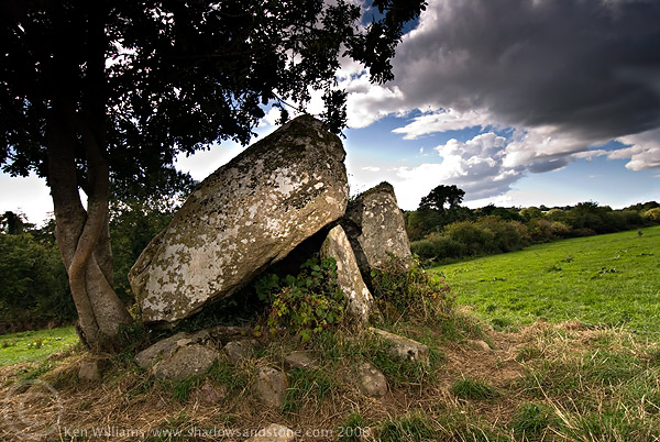 Glencloghlea (Portal Tomb) by CianMcLiam