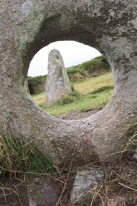 Men-An-Tol (Holed Stone) by photobabe