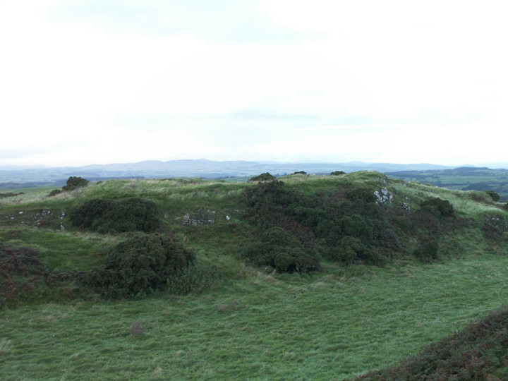 Castlecreavie Dun (Stone Fort / Dun) by rockartwolf