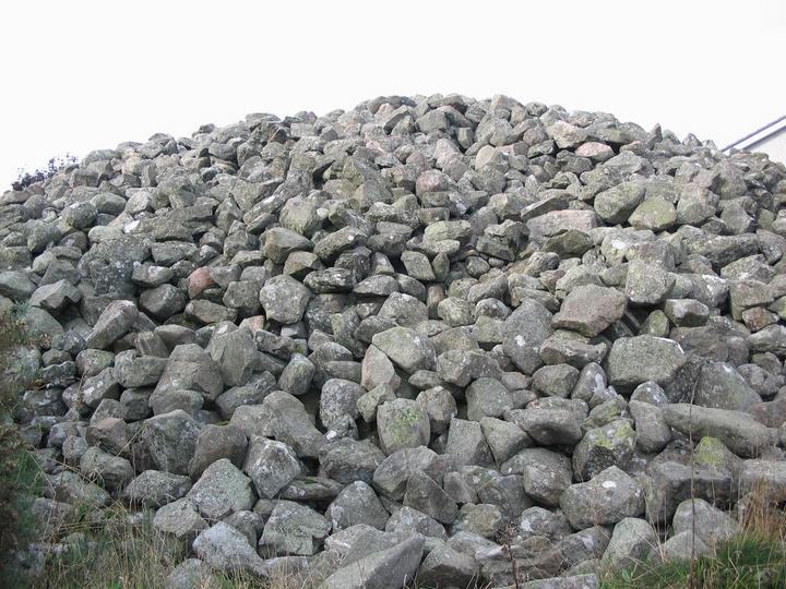Cairnlee Cairn (Cairn(s)) by Chris