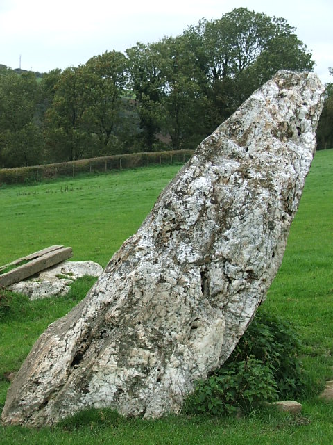 Llech Ciste (Stone Row / Alignment) by postman