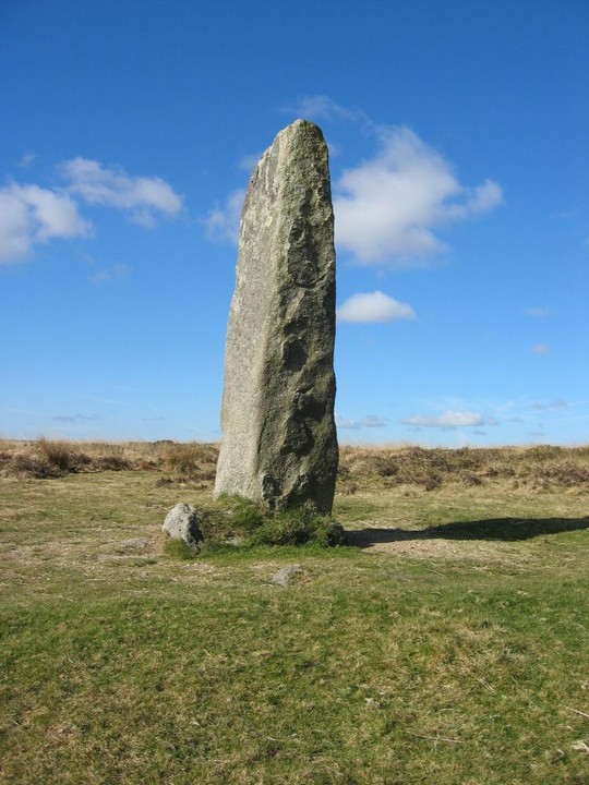 Laughter Tor (Standing Stone / Menhir) by Meic