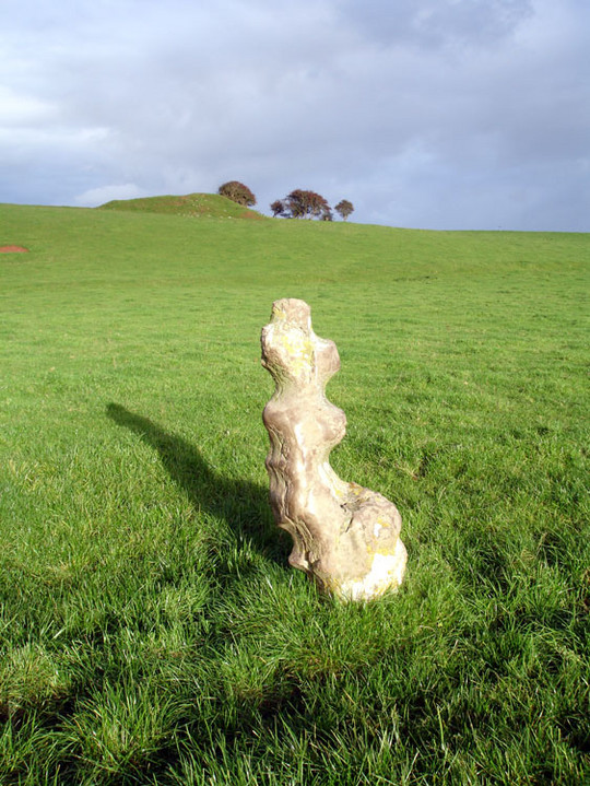 Middle Barrow (Standing Stone / Menhir) by David Raven