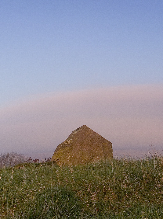 Clough Berragh (Standing Stone / Menhir) by minipixel