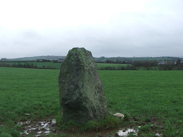 Pentre Ynys (Standing Stone / Menhir) by postman