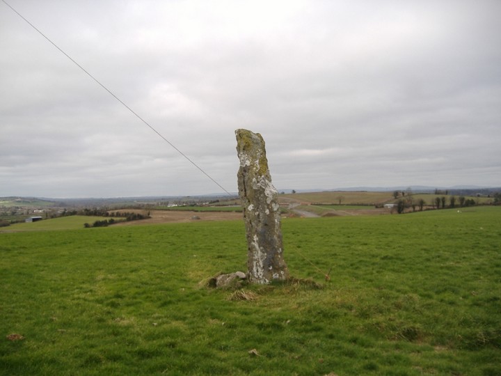 Knockmorris (Standing Stone / Menhir) by bawn79