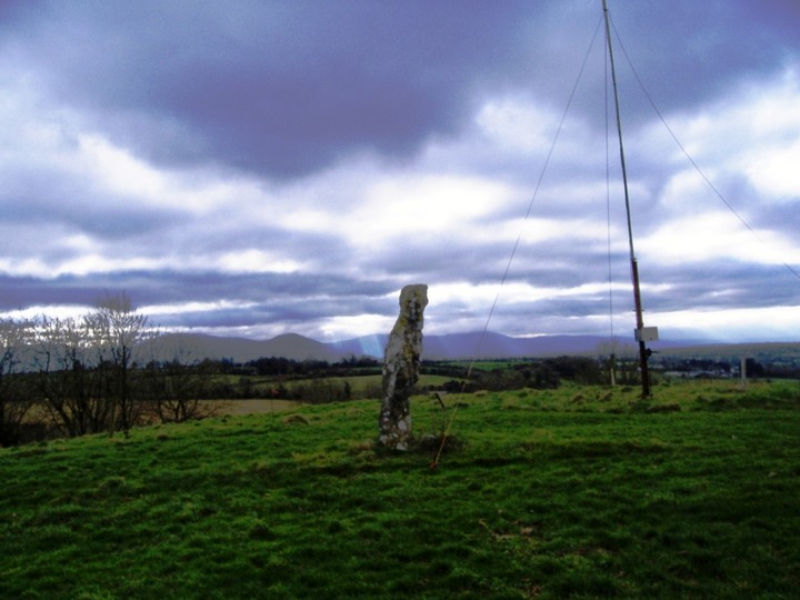 Knockmorris (Standing Stone / Menhir) by bawn79