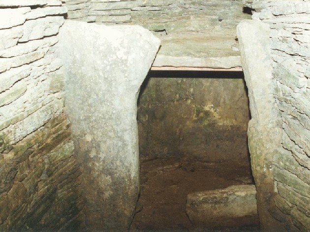 Tomb of the Eagles (Chambered Cairn) by Martin