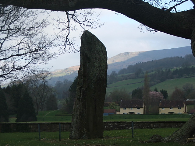 The Growing Stone (Standing Stone / Menhir) by postman