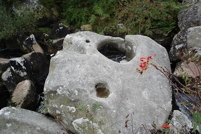 Tolmen Stone (Holed Stone) by Lubin
