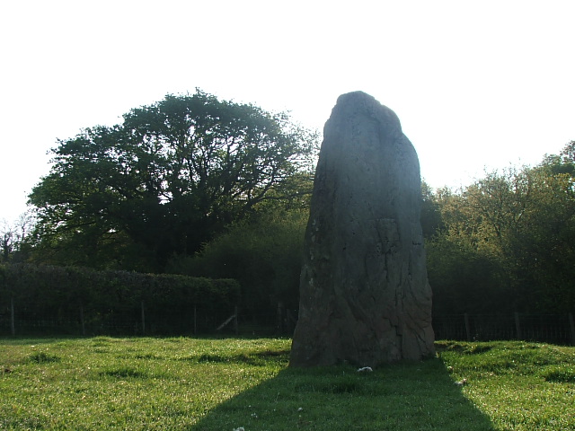 Neuadd Glan-Gwy (Standing Stone / Menhir) by postman