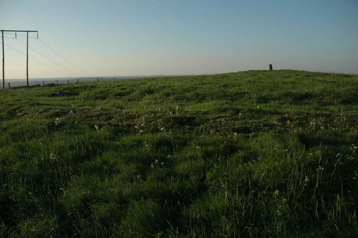 Clonin Hill (Round Barrow(s)) by ryaner