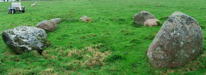 Castlehowe Scar (Stone Circle) by matthewpemmott
