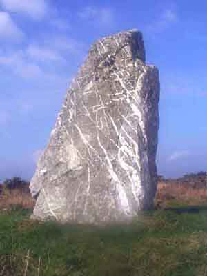 Men Gurta (Standing Stone / Menhir) by phil