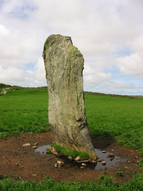 Maen Pres (Standing Stone / Menhir) by stubob