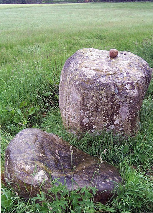 Little Meg (Stone Circle) by IronMan