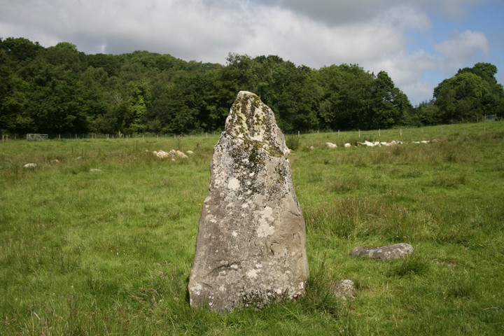 Tir-Bach (Standing Stone / Menhir) by postman