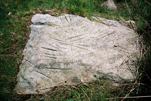 Nant-y-Cytiau Arrow Stone (Carving) by Idwal