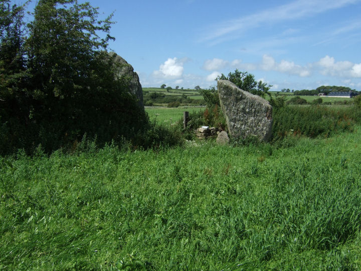 Bryn Gwyn (Stone Circle) by gjrk
