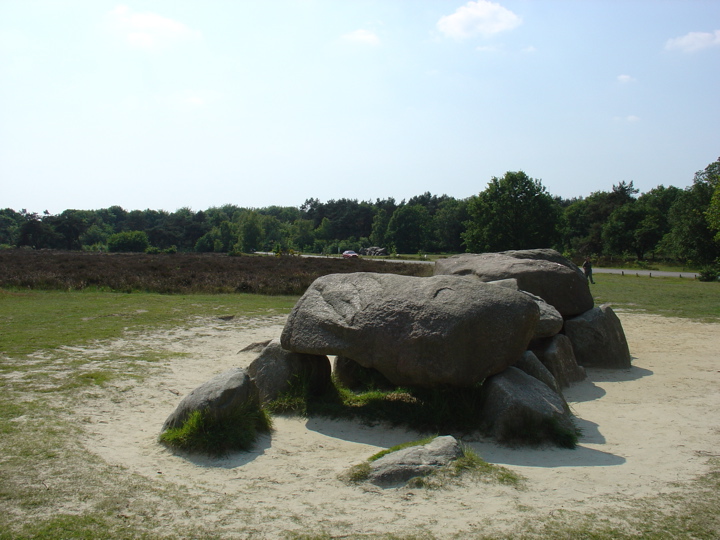 D54 Havelteberg (Chambered Tomb) by sam