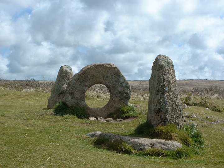 Men-An-Tol (Holed Stone) by Alchemilla