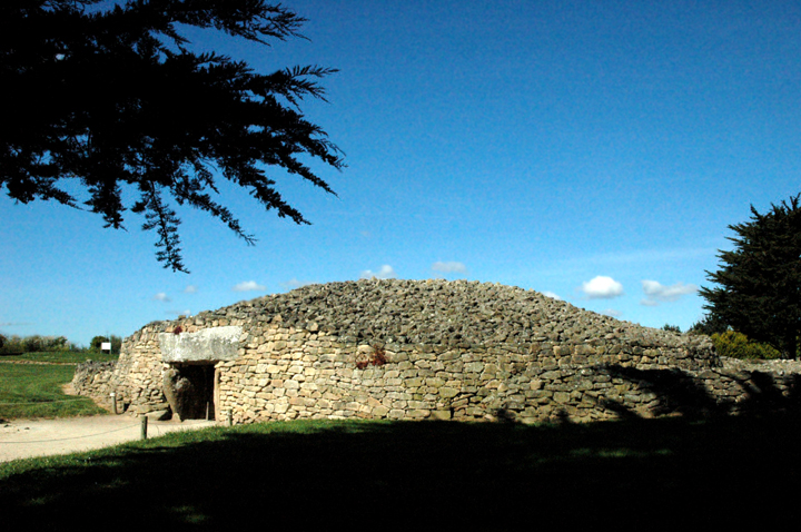 Table des Marchants (Chambered Cairn) by Jane