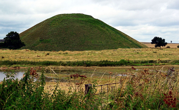 Silbury Hill (Artificial Mound) by Snap