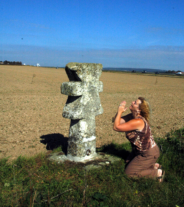 La Croisette (Standing Stone / Menhir) by Jane