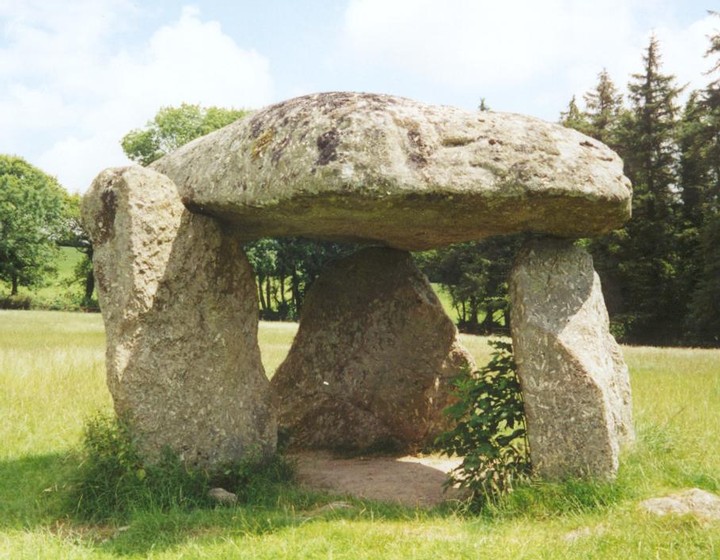 The Spinsters' Rock (Dolmen / Quoit / Cromlech) by BOBO