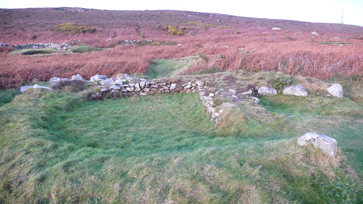 Holyhead Mountain Hut Group (Ancient Village / Settlement / Misc. Earthwork) by skins
