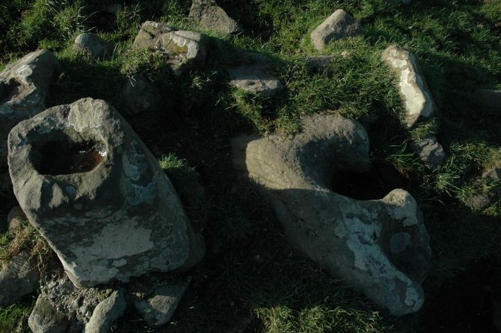Nobberbeg (Bullaun Stone) by ryaner
