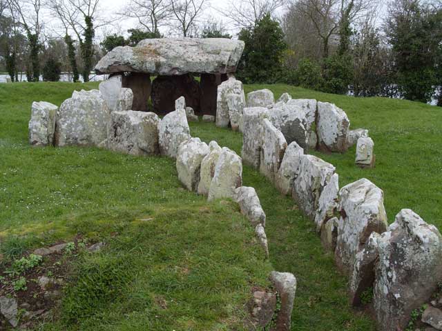 La Pouquelaye de Faldouet (Passage Grave) by baza