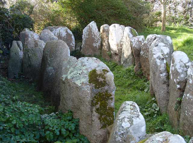 Le Dolmen de Mont Ube (Passage Grave) by baza