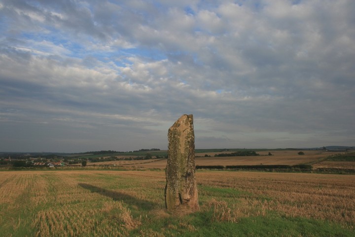 Pencraig Hill Standing Stone (Standing Stone / Menhir) by BigSweetie