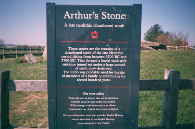 Arthur's Stone (Dolmen / Quoit / Cromlech) by hamish