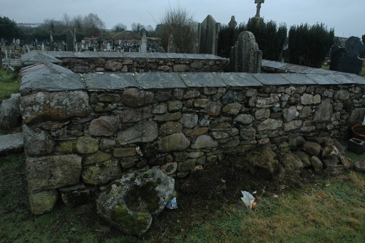 Irishtown (Bullaun Stone) by ryaner