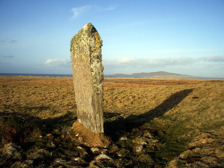 Cladh Maolrithe (Standing Stone / Menhir) by Billy Fear
