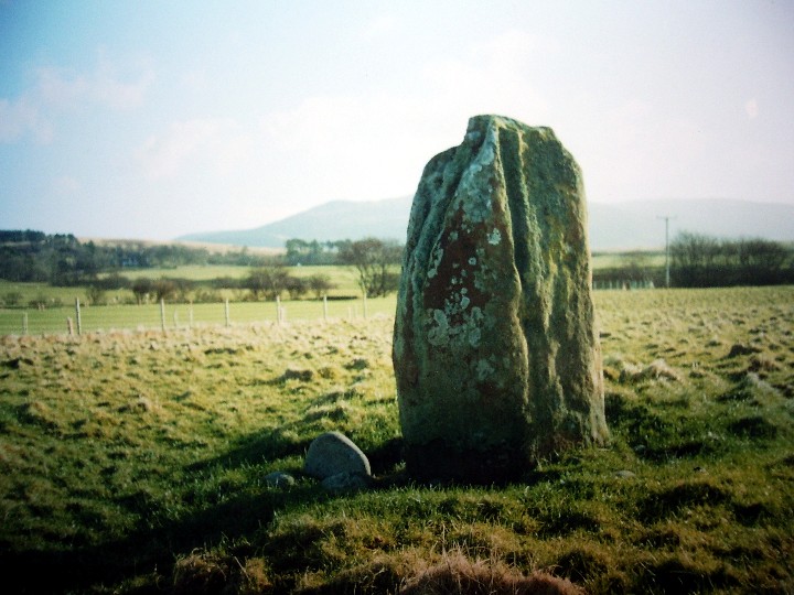 Machriewater Foot (Standing Stone / Menhir) by Billy Fear