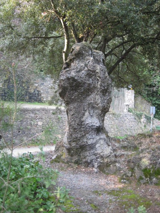 God Pen, Verzi's Menhir (Standing Stone / Menhir) by Ligurian Tommy Leggy