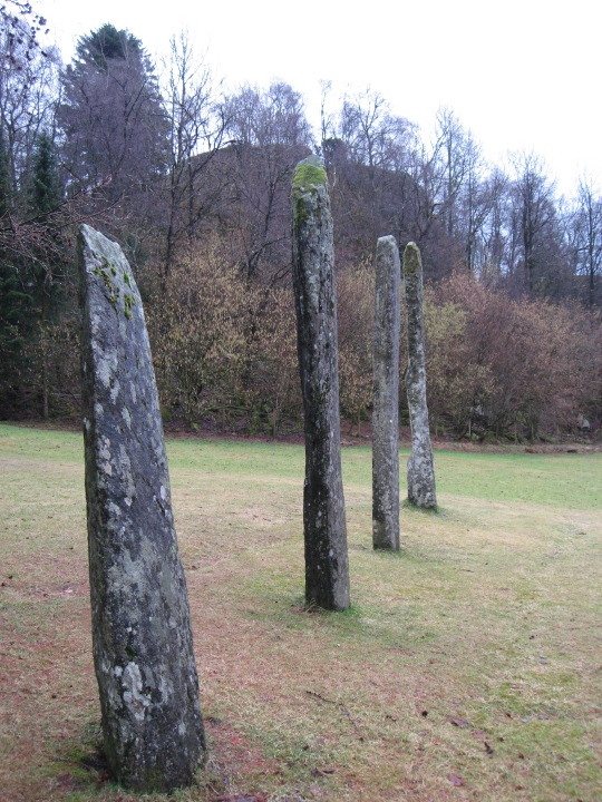 Grinde, Tysvær (Standing Stones) by Vragebugten