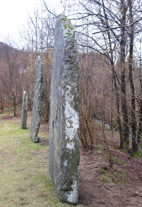 Grinde, Tysvær (Standing Stones) by Vragebugten