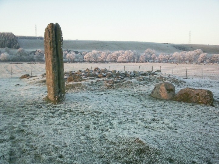Miltown of Clava (Clava Cairn) by drewbhoy