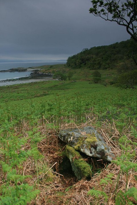 Port Donain (Chambered Cairn) by postman
