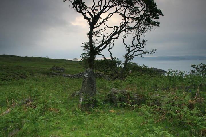 Port Donain (Chambered Cairn) by postman