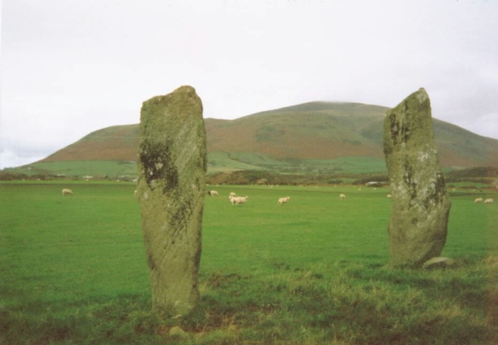 Giant's Grave (Standing Stones) by pixie
