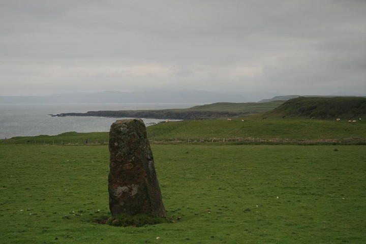 Cillchriosd (Standing Stone / Menhir) by postman